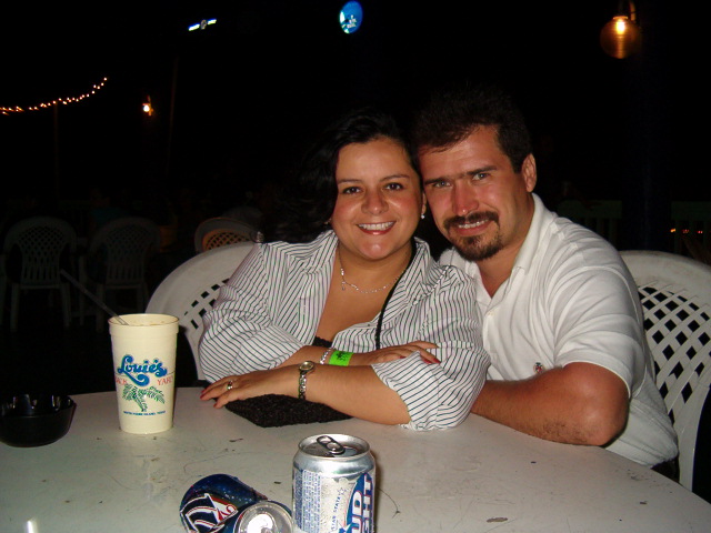 618x457 pixels (105K)