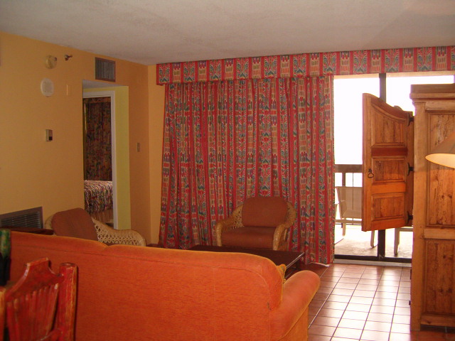 618x457 pixels (109K)