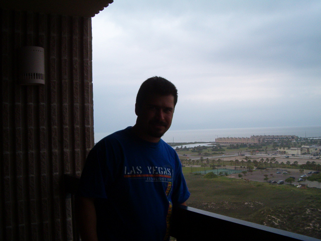 618x457 pixels (143K)