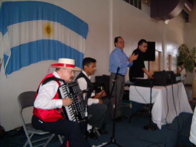 618x457 pixels (115K)