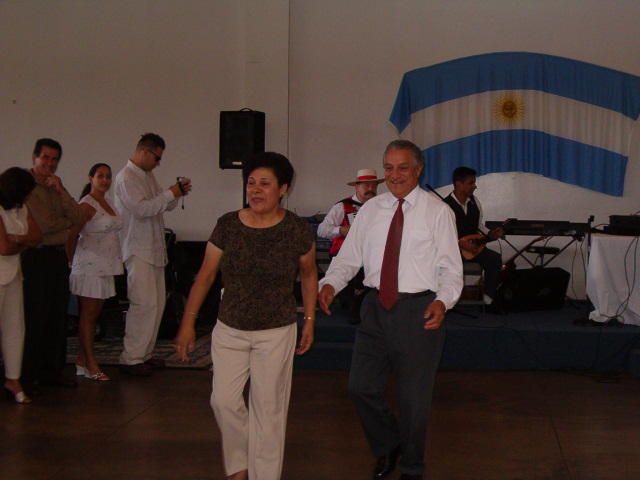 618x457 pixels (105K)