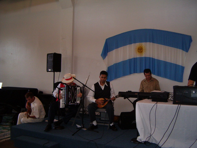 618x457 pixels (111K)