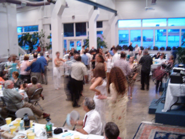 618x457 pixels (131K)