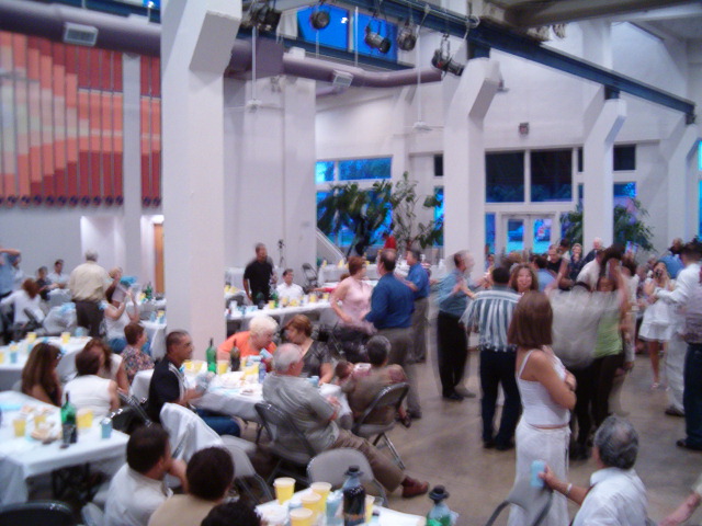 618x457 pixels (127K)