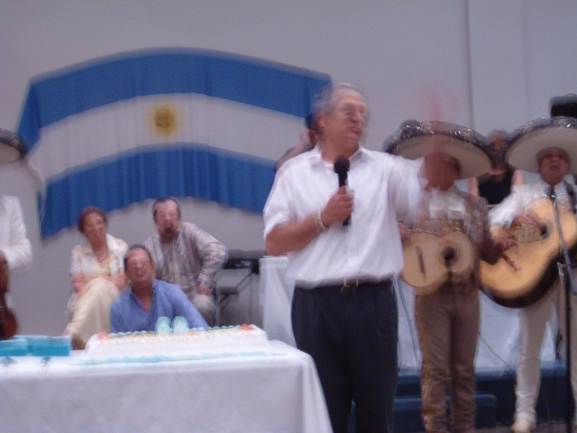 618x457 pixels (117K)