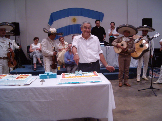 618x457 pixels (120K)