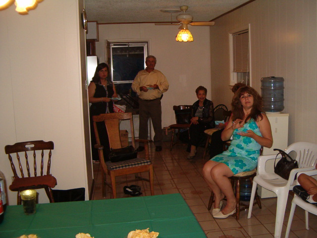 618x457 pixels (114K)