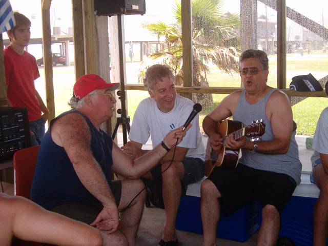 618x457 pixels (113K)