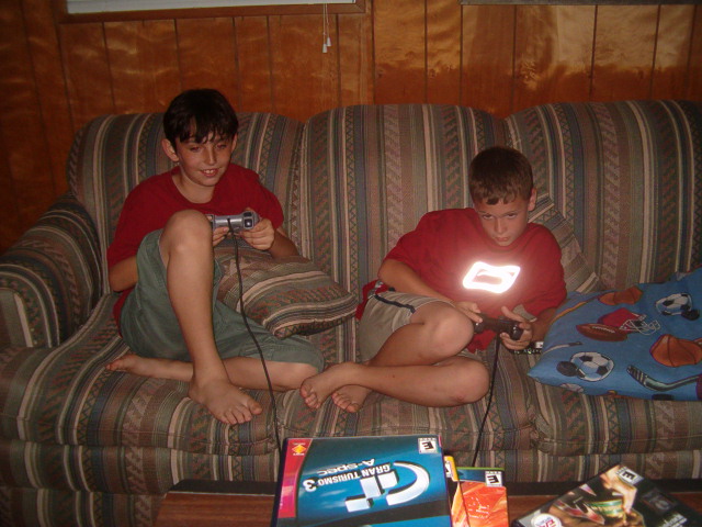 618x457 pixels (114K)