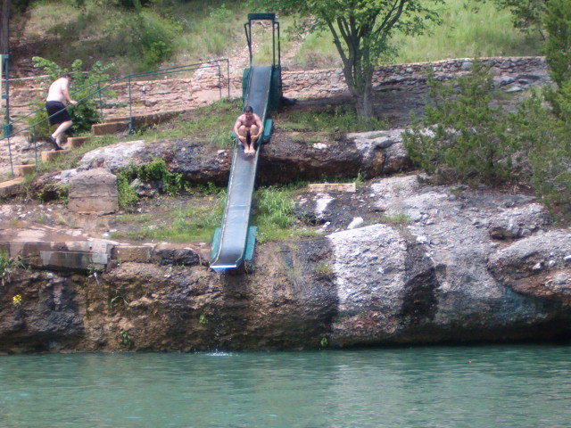 618x457 pixels (138K)