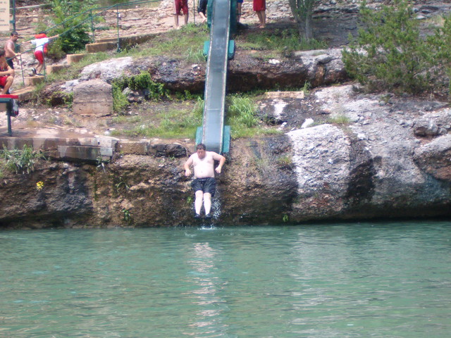 618x457 pixels (143K)