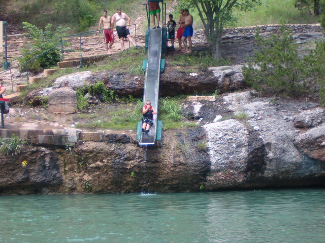 618x457 pixels (139K)