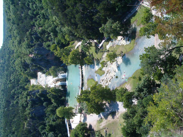 618x457 pixels (125K)