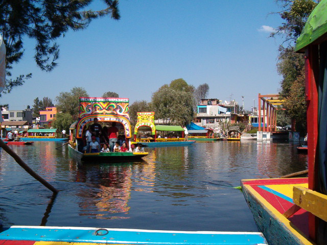 618x457 pixels (135K)