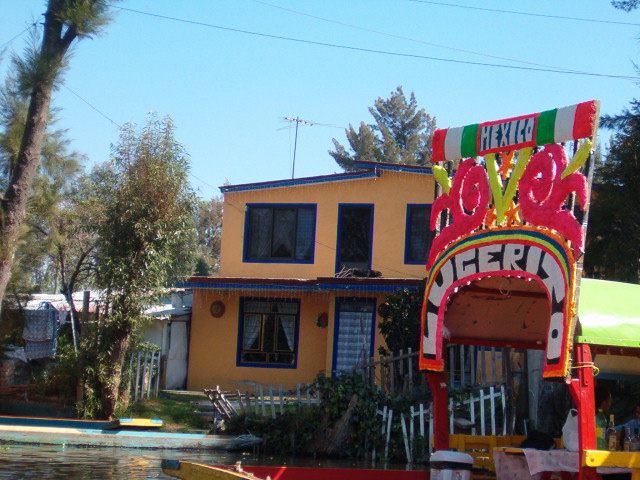 618x457 pixels (130K)