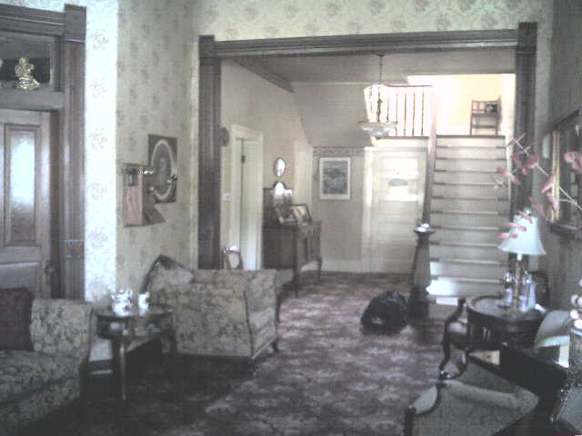 617x456 pixels (30K)