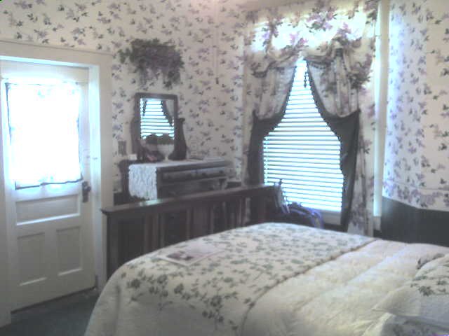 617x456 pixels (31K)