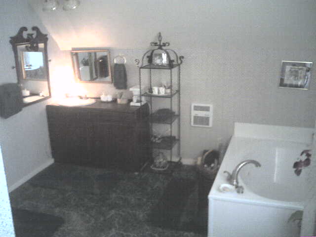 617x456 pixels (21K)