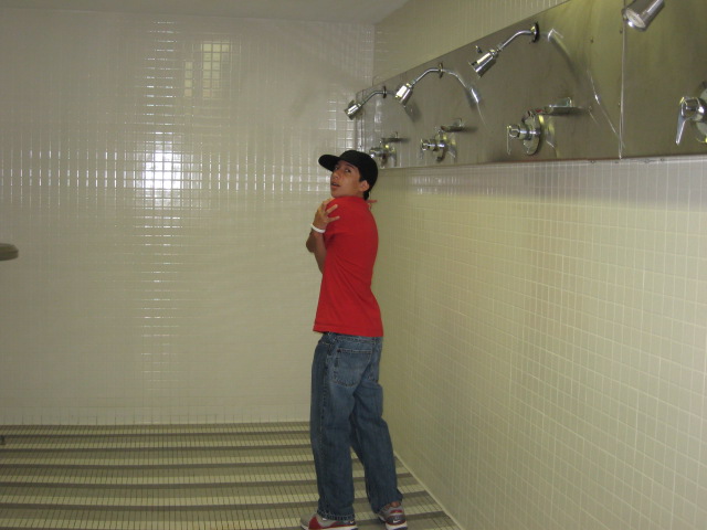 617x456 pixels (80K)