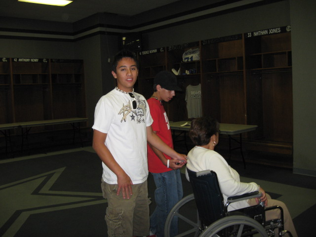 617x456 pixels (79K)