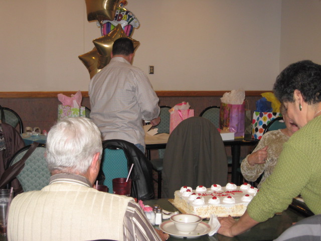 617x456 pixels (99K)