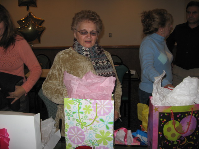 617x456 pixels (102K)