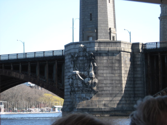 618x457 pixels (92K)