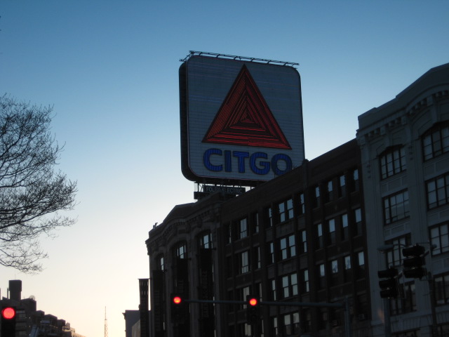 618x457 pixels (78K)