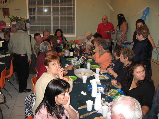 617x456 pixels (130K)