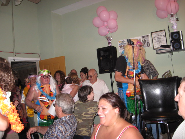 617x456 pixels (119K)