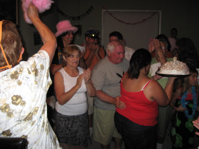 617x456 pixels (94K)