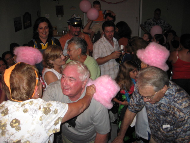 617x456 pixels (107K)