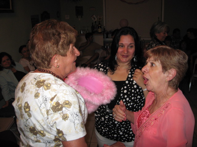 617x456 pixels (110K)