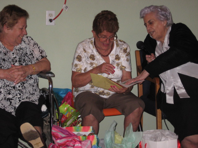 617x456 pixels (109K)