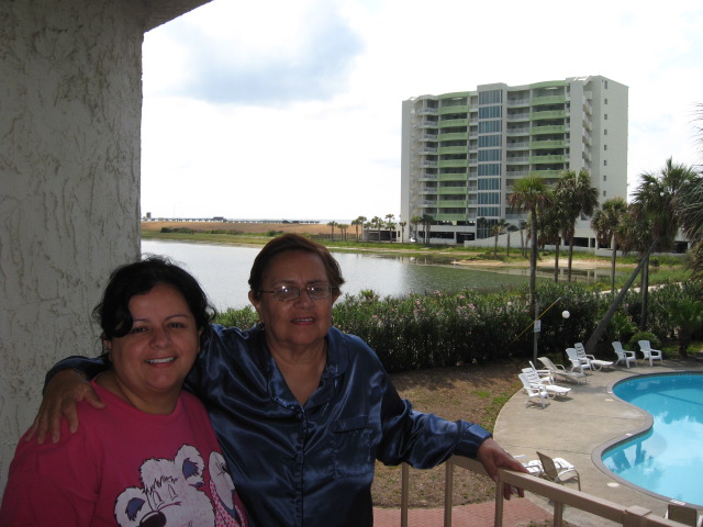 617x456 pixels (105K)