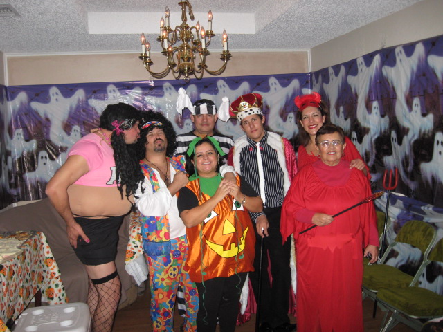 617x456 pixels (140K)