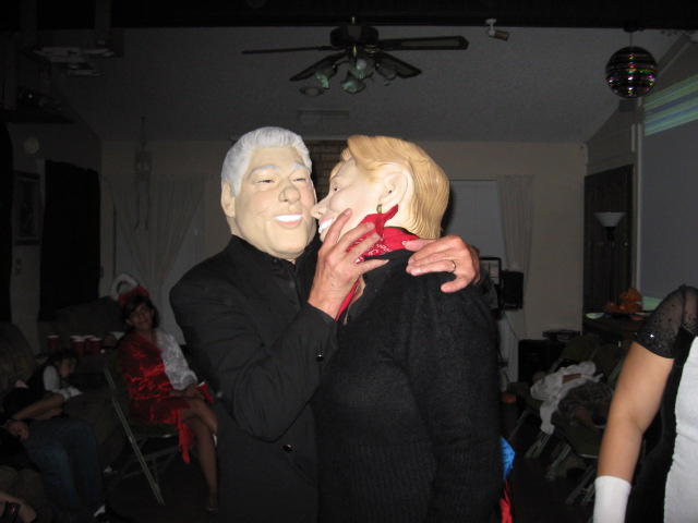 617x456 pixels (75K)