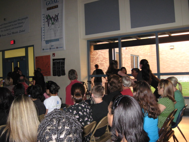 618x457 pixels (125K)