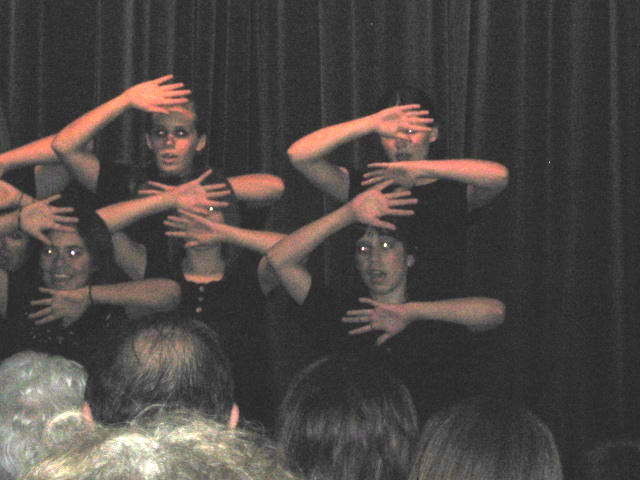 618x457 pixels (72K)