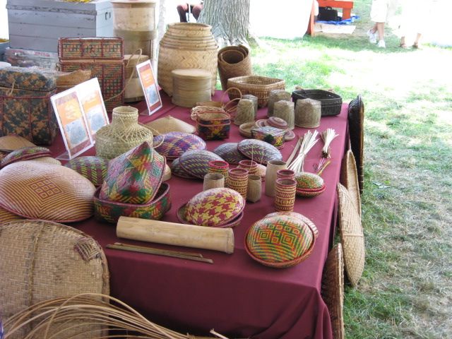 617x456 pixels (158K)