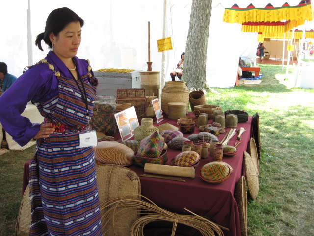 617x456 pixels (149K)