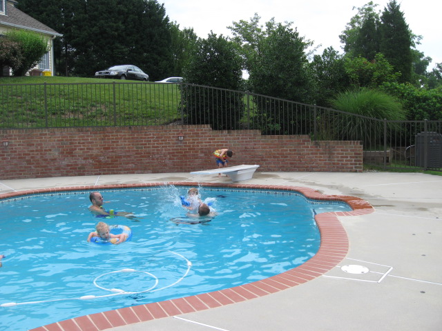 617x456 pixels (131K)