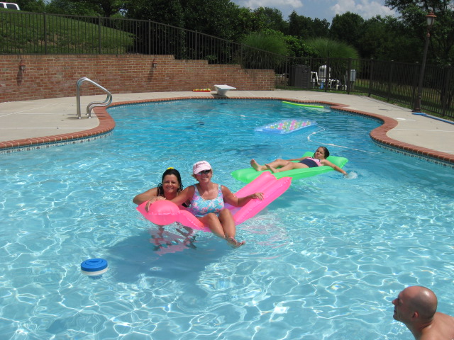 617x456 pixels (142K)