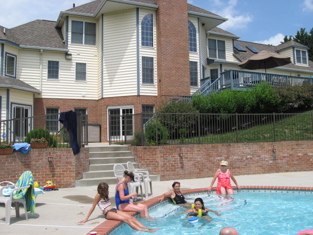 617x456 pixels (153K)