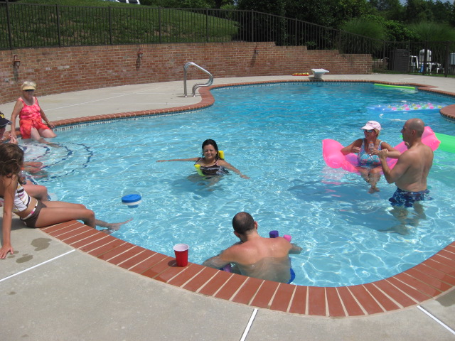 617x456 pixels (142K)