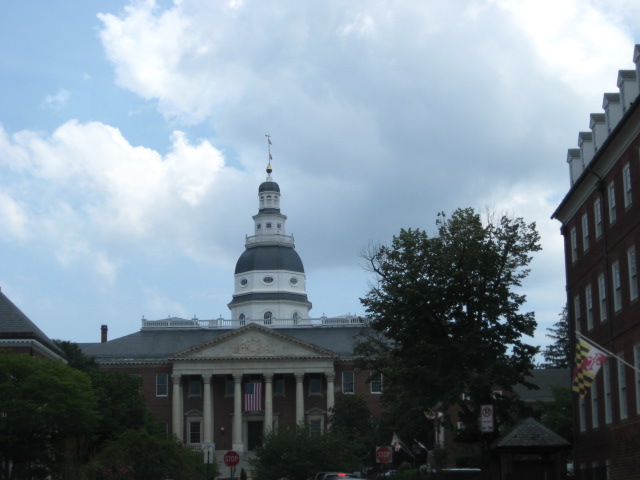 617x456 pixels (79K)