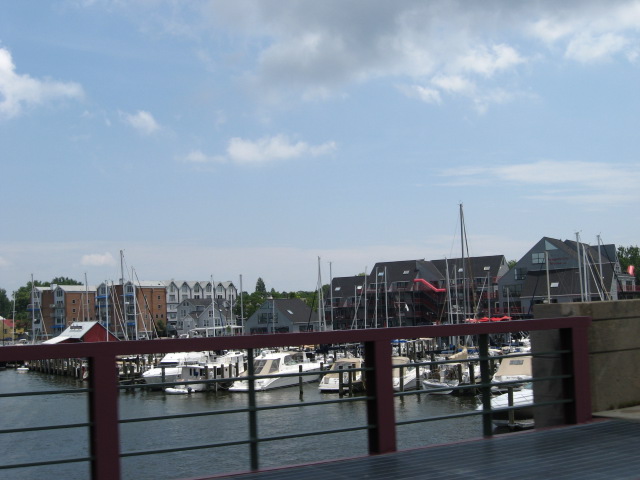 617x456 pixels (85K)