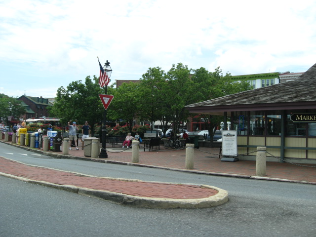 617x456 pixels (106K)