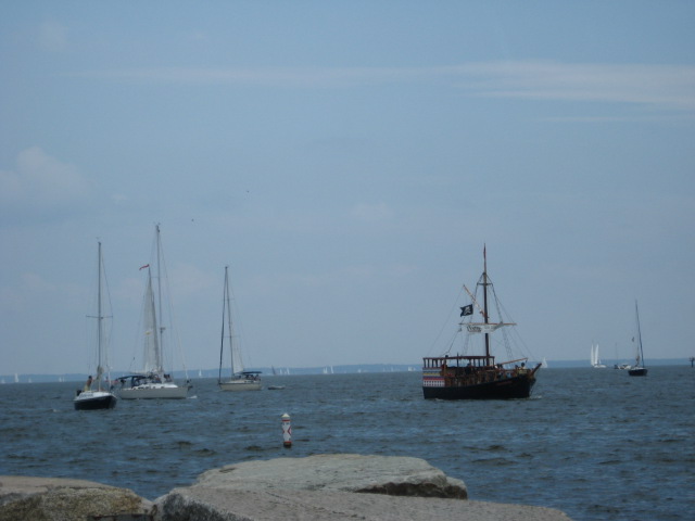 617x456 pixels (58K)