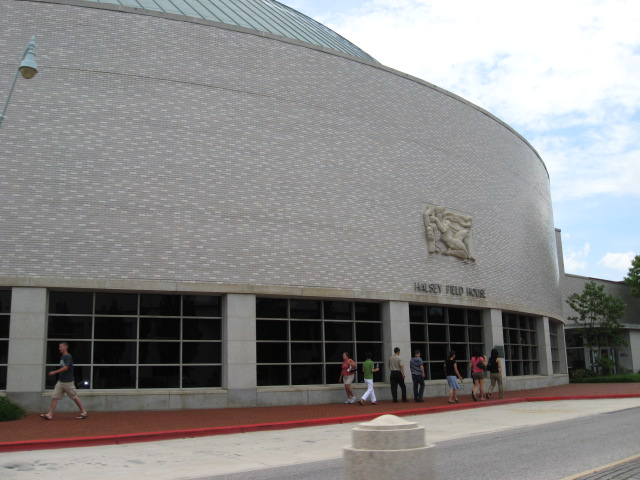 617x456 pixels (100K)